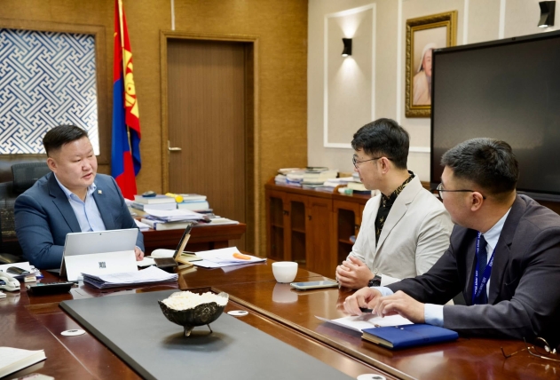 ГАДААД ХАМТЫН АЖИЛЛАГААНЫ ХҮРЭЭНД ТЭМҮҮЖИН СУРГУУЛЬД ХЯТАД ХЭЛНИЙ БАГШ АЖИЛЛАНА